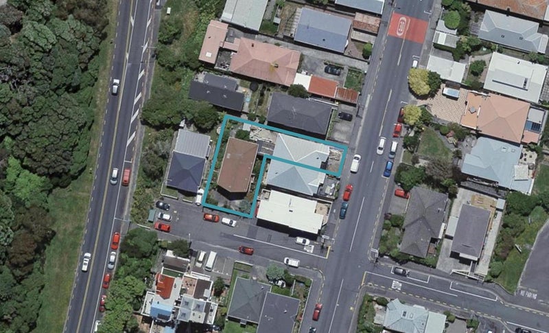 20 Tapiri Street, Hataitai, Wellington - Carousel 1