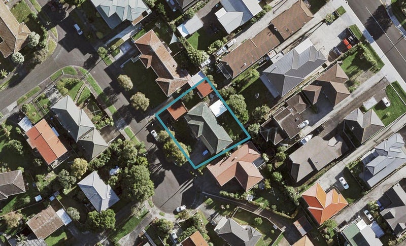 14 Mersey Place, New Windsor, Auckland - Carousel 1