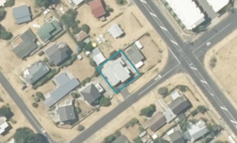303 Lowe Street, Whangamatā - Carousel 1
