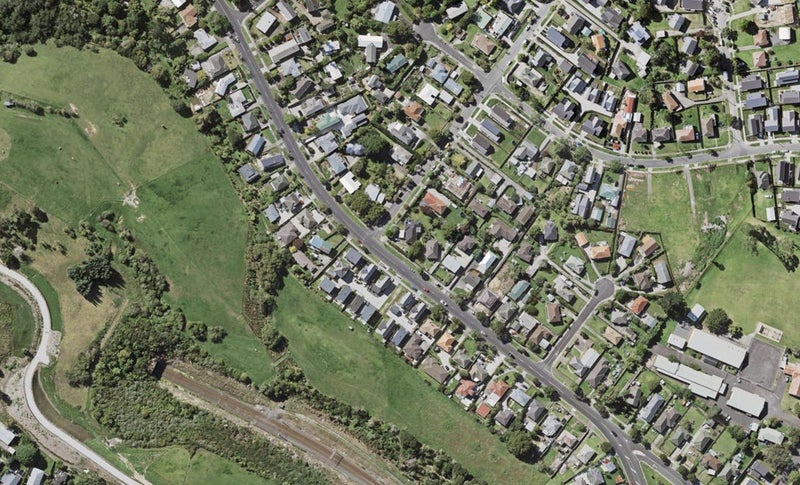 30 Apirana Avenue, Glen Innes, Auckland - Carousel 1