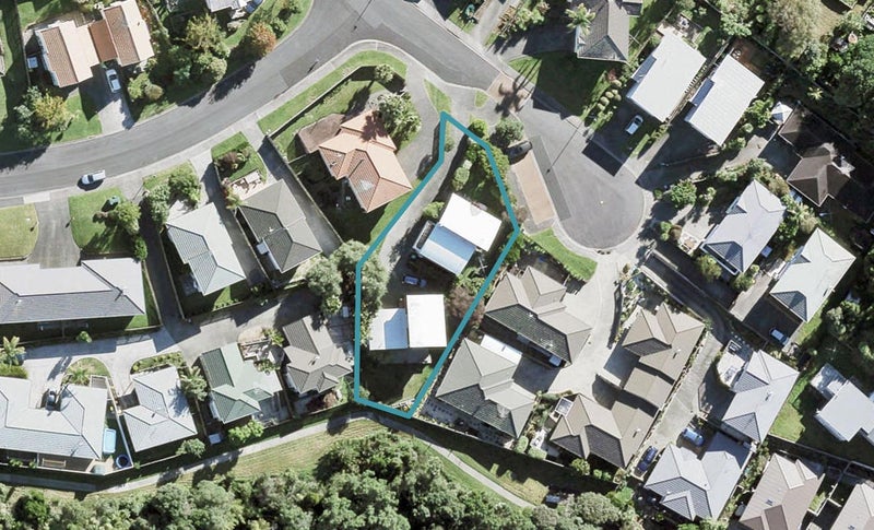 2/18 Ellenbury Place, Stanmore Bay, Whangaparaoa - Carousel 1