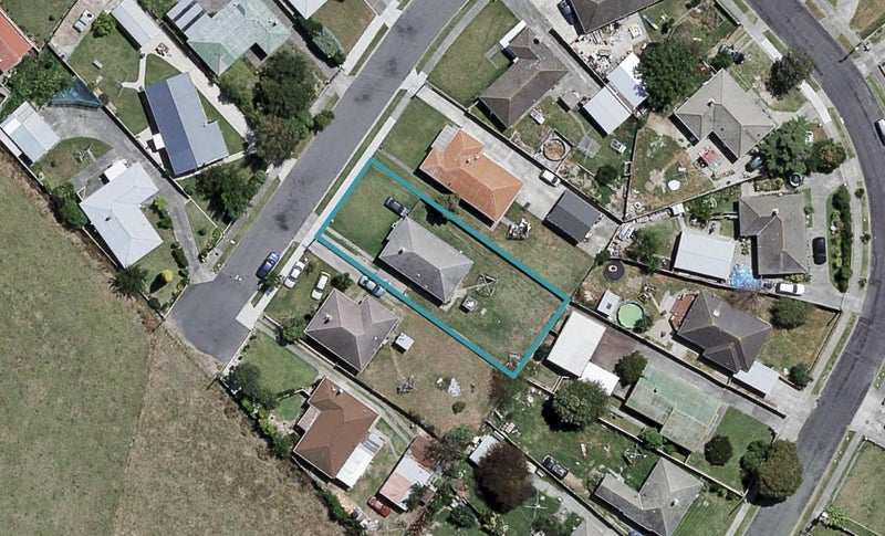 8 Moore Avenue, Maraenui, Napier - Carousel 1