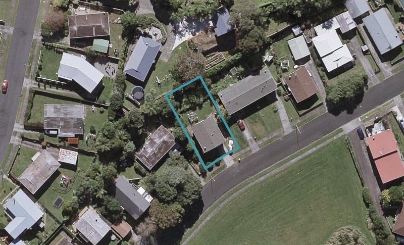 84 Pembroke Street, Westown, New Plymouth - Carousel 1