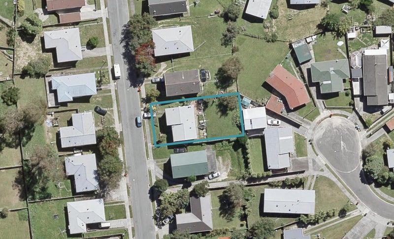 16 Speargrass Grove, Timberlea, Upper Hutt - Carousel 1