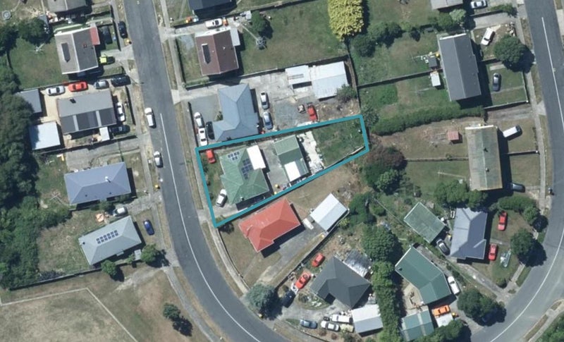 37 Waihora Crescent, Waitangirua, Porirua - Carousel 1