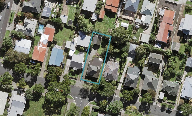 38 Calgary Street, Sandringham, Auckland - Carousel 1