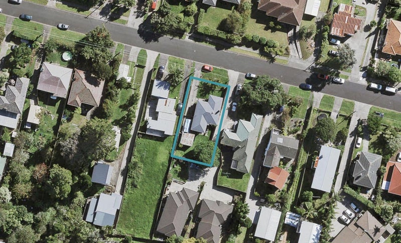 14 Savoy Road, Glen Eden, Auckland - Carousel 1