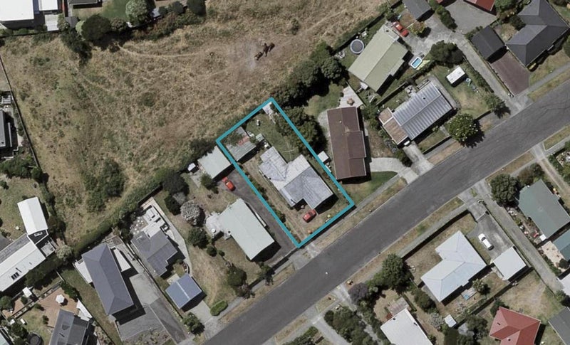 109 Queens Road, Waikanae Beach, Waikanae - Carousel 1