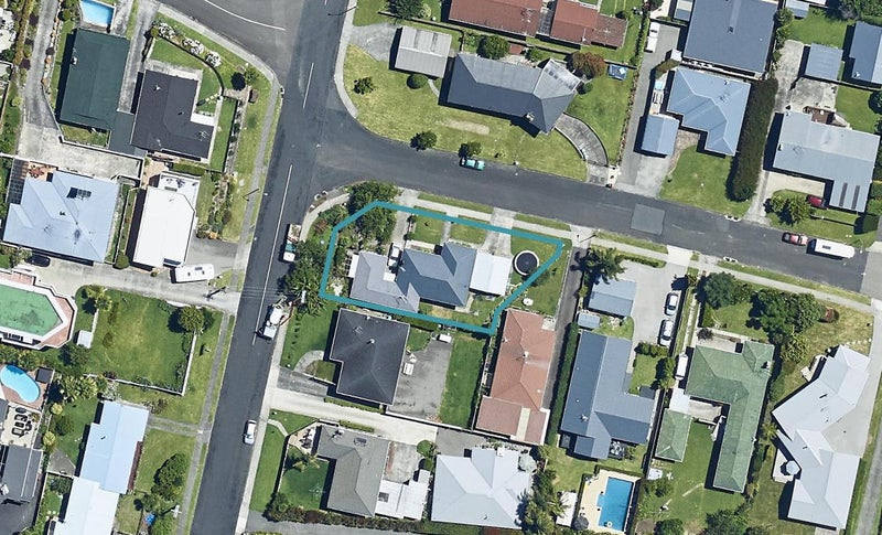 1A Roderick Street, Otumoetai, Tauranga - Carousel 1
