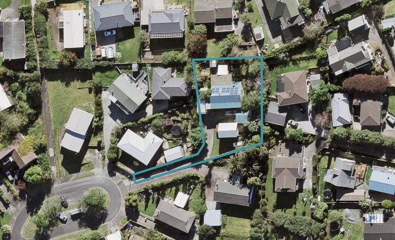 12 Magdalen Place, West Harbour, Auckland - Carousel 1