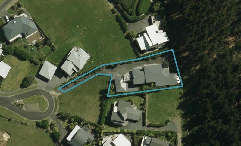 5 Kingswood Place, Langs Beach, Waipu - Carousel 1