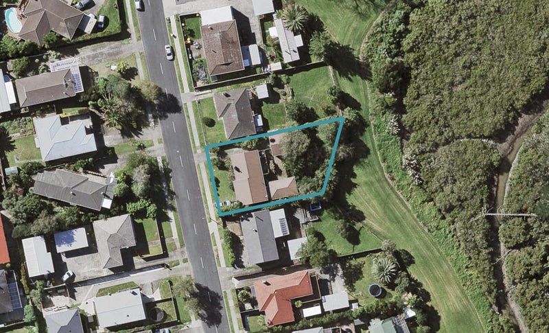 66 Ennis Avenue, Pakuranga Heights, Auckland - Carousel 1