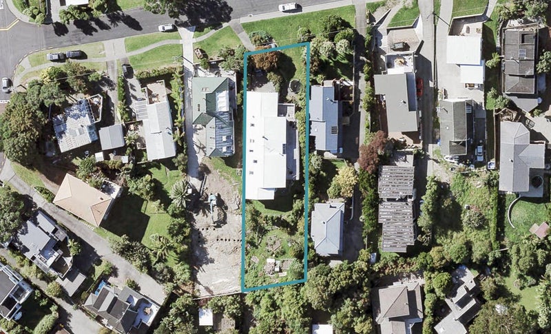 31 Masterton Road, Rothesay Bay, Auckland - Carousel 1