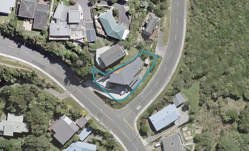 120 Dowse Drive, Maungaraki, Lower Hutt - Carousel 1