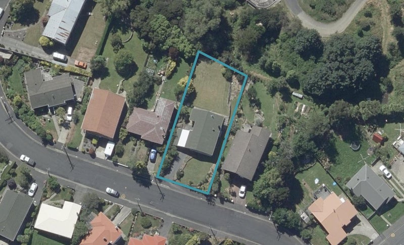 8 Honeystone Street, Helensburgh, Dunedin - Carousel 1