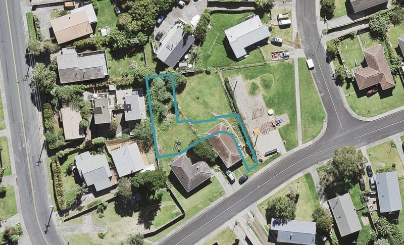 6E Taurus Crescent, Beach Haven, Auckland - Carousel 1