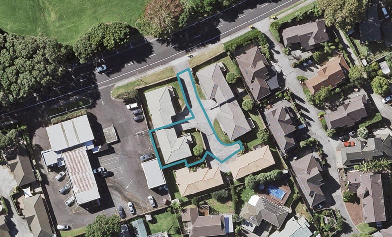 2/191 Gills Road, Half Moon Bay, Auckland - Carousel 1