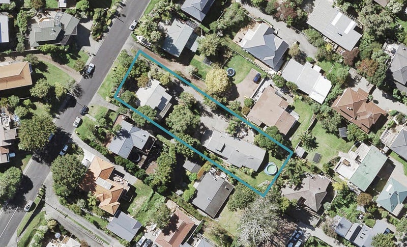 1/8 Rossmore Terrace, Murrays Bay, Auckland - Carousel 1