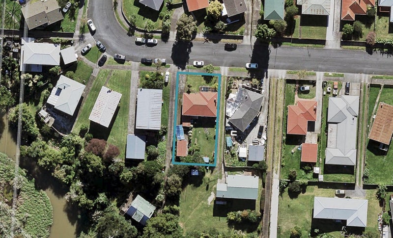 43 Alanbrooke Crescent, Avondale, Auckland - Carousel 1