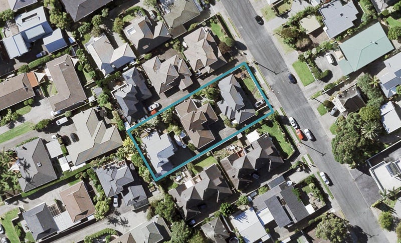 2/15 Morrow Avenue, Bucklands Beach, Auckland - Carousel 1