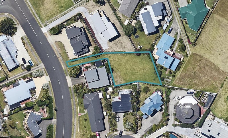 20 Ocean View Road, Coastlands, Whakatāne - Carousel 1