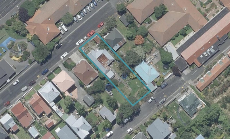 18 Queensberry Street, North East Valley, Dunedin - Carousel 1