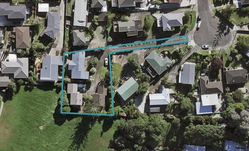 3/24 Merton Avenue, Glenfield, Auckland - Carousel 1