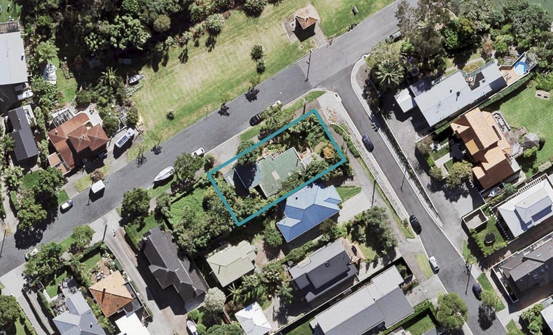 47 Oliver Street, Point Chevalier, Auckland - Carousel 1