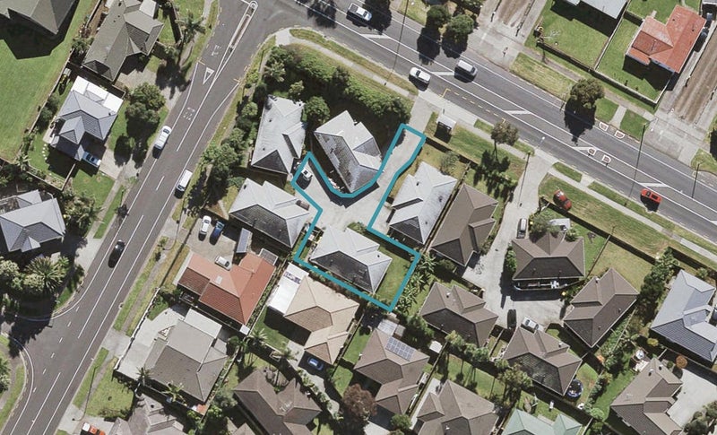 7/666 Massey Road, Māngere, Auckland - Carousel 1