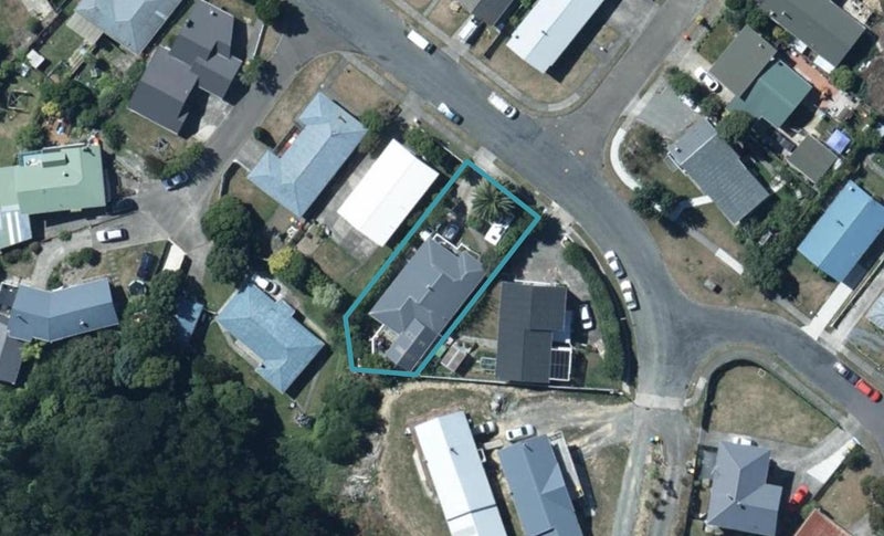 62 Ernest Street, Ranui, Porirua - Carousel 1