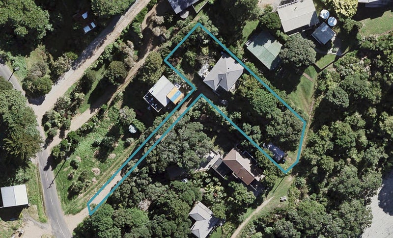 32 Korora Road, Oneroa, Waiheke Island - Carousel 1