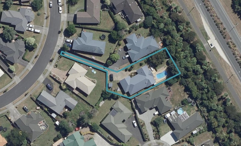 10 Gambia Grove, Flagstaff, Hamilton - Carousel 1