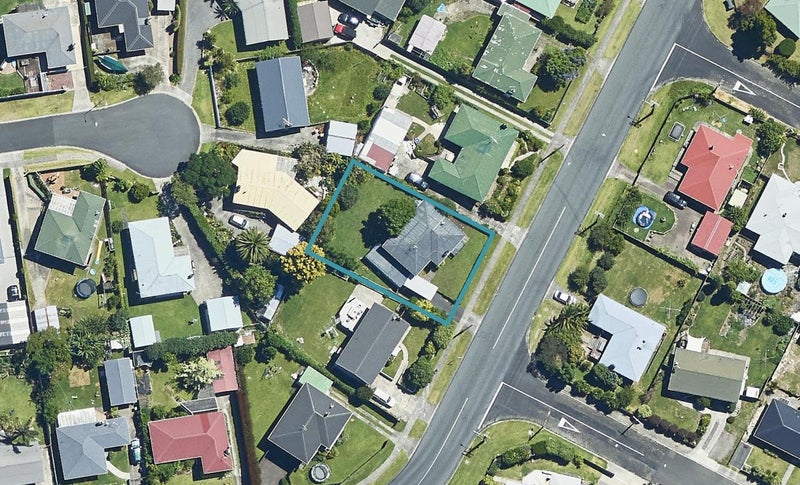 80 Kingswood Road, Brookfield, Tauranga - Carousel 1