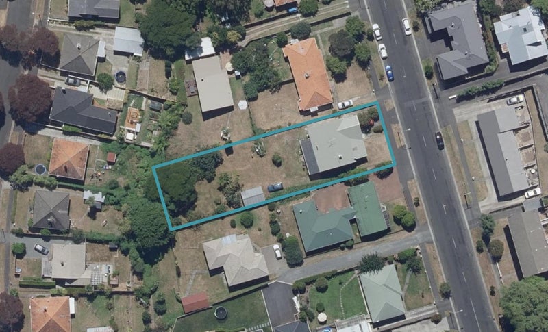 97 MacFarlane Street, Hamilton East, Hamilton - Carousel 1