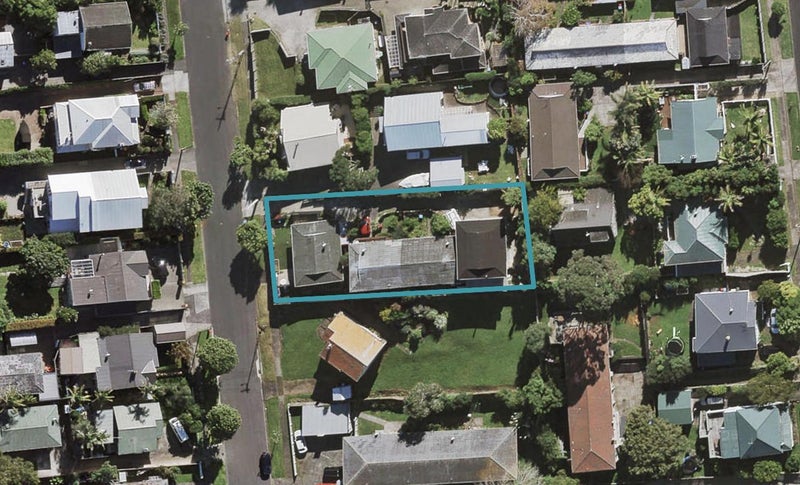 2/11 Huapai Street, Onehunga, Auckland - Carousel 1