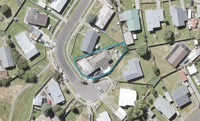 5 Bunratty Grove, Wainuiomata, Lower Hutt - Carousel 1