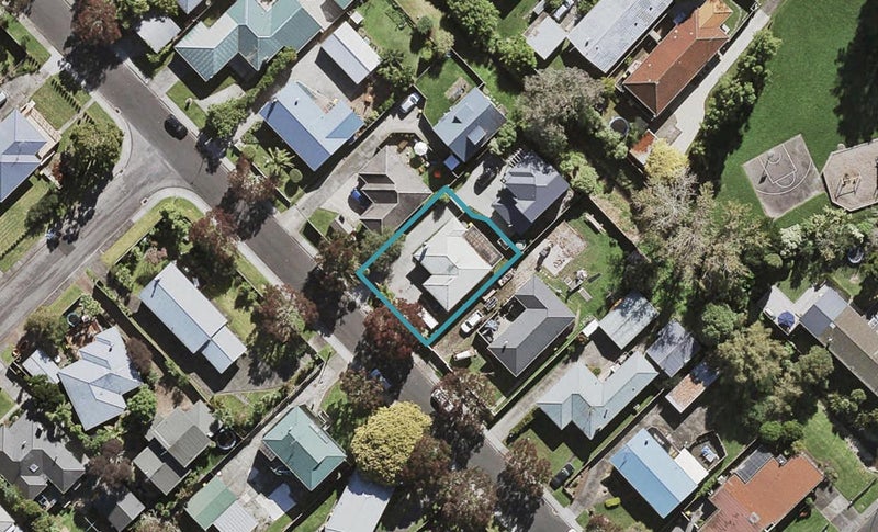 9 Lynden Avenue, Hillcrest, Auckland - Carousel 1