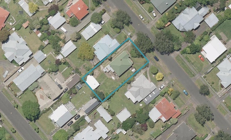 16 Young Street, Whanganui East, Whanganui - Carousel 1