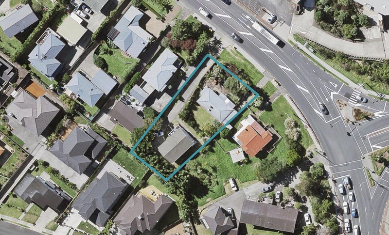 2/618 East Coast Road, Pinehill, Auckland - Carousel 1