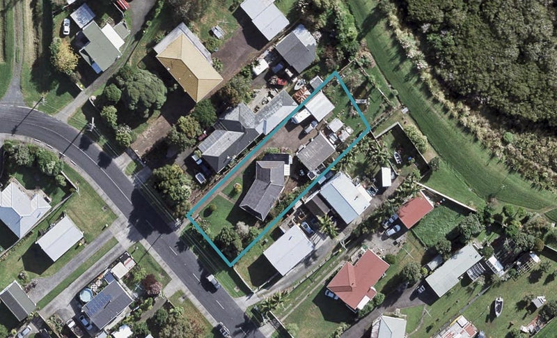 33 Parakai Avenue, Parakai, Helensville - Carousel 1