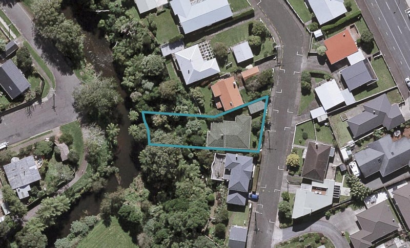 24A Baring Terrace, Strandon, New Plymouth - Carousel 1