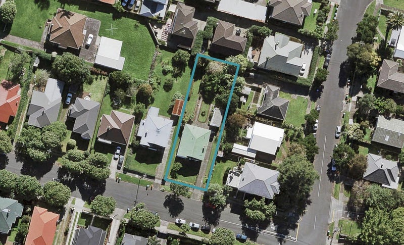 1 Bournemouth Avenue, Sandringham, Auckland - Carousel 1