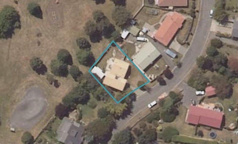 3 Whitestone Crescent, Weston, Oamaru - Carousel 1