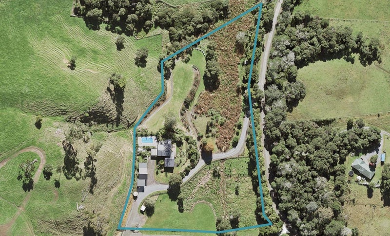 191 Kauri Crescent, Kumeu - Carousel 1