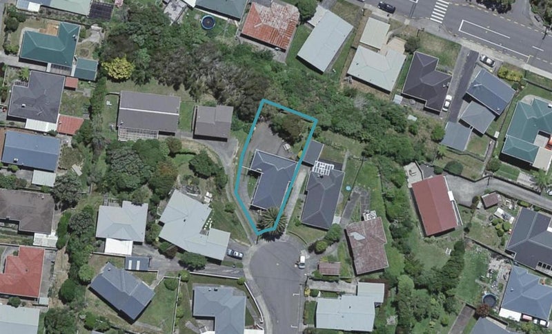 18 Diane Grove, Paparangi, Wellington - Carousel 1