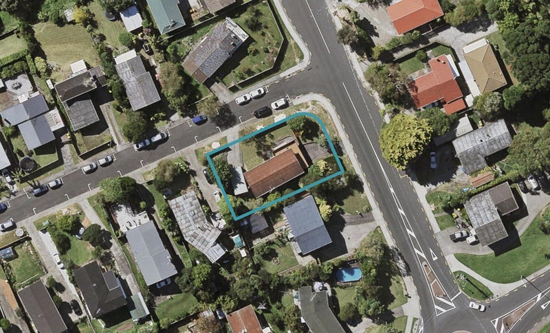 6 Totaravale Drive, Totara Vale, Auckland - Carousel 1