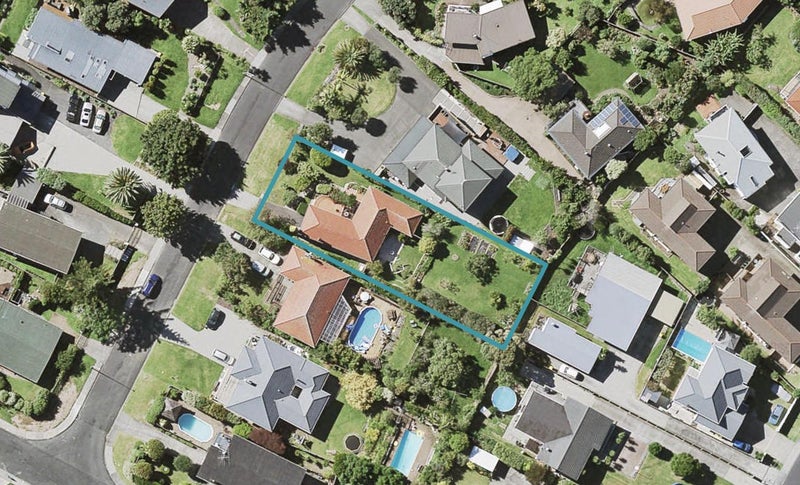 7 Coates Road, Cockle Bay, Auckland - Carousel 1