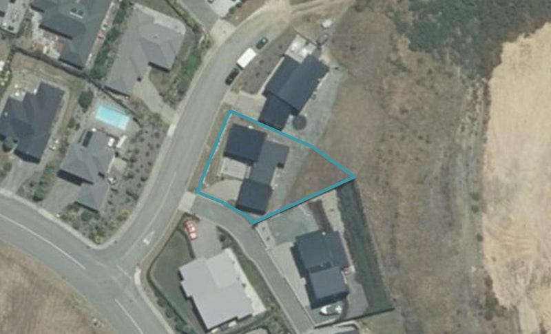 8 Crown Terrace, Britannia Heights, Nelson - Carousel 1