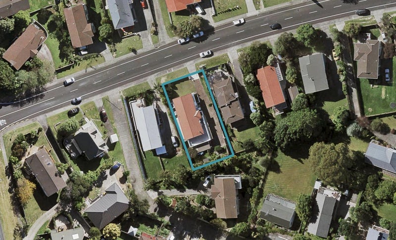 21 Trias Road, Totara Vale, Auckland - Carousel 1