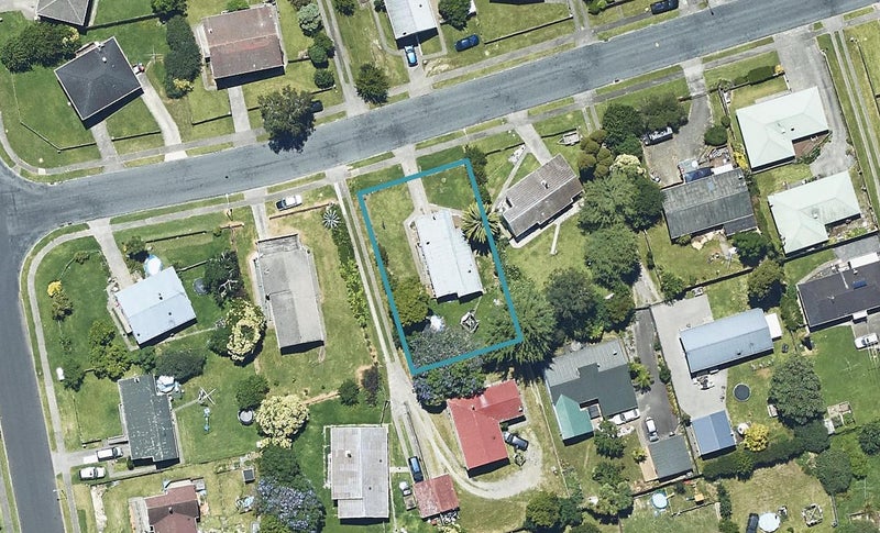 7 Corinna Street, Welcome Bay, Tauranga - Carousel 1